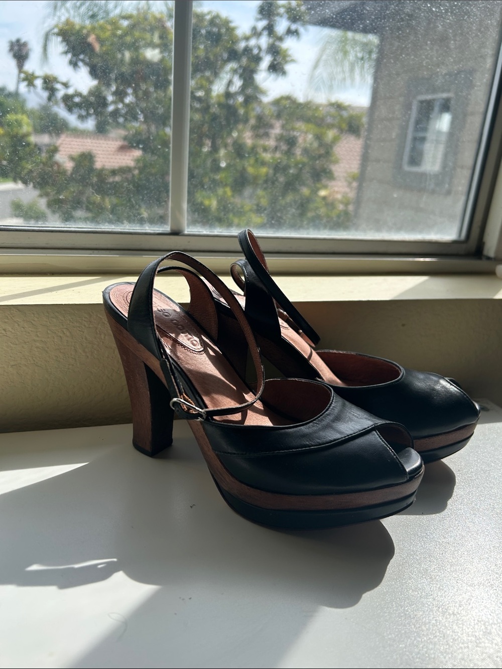 Corso Como Black Leather Peep-Toe Slingback Platform Heels